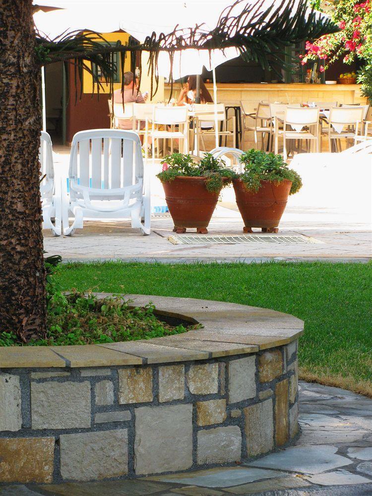 Petra Beach Hotel Hersonissos (Crete) Exterior foto