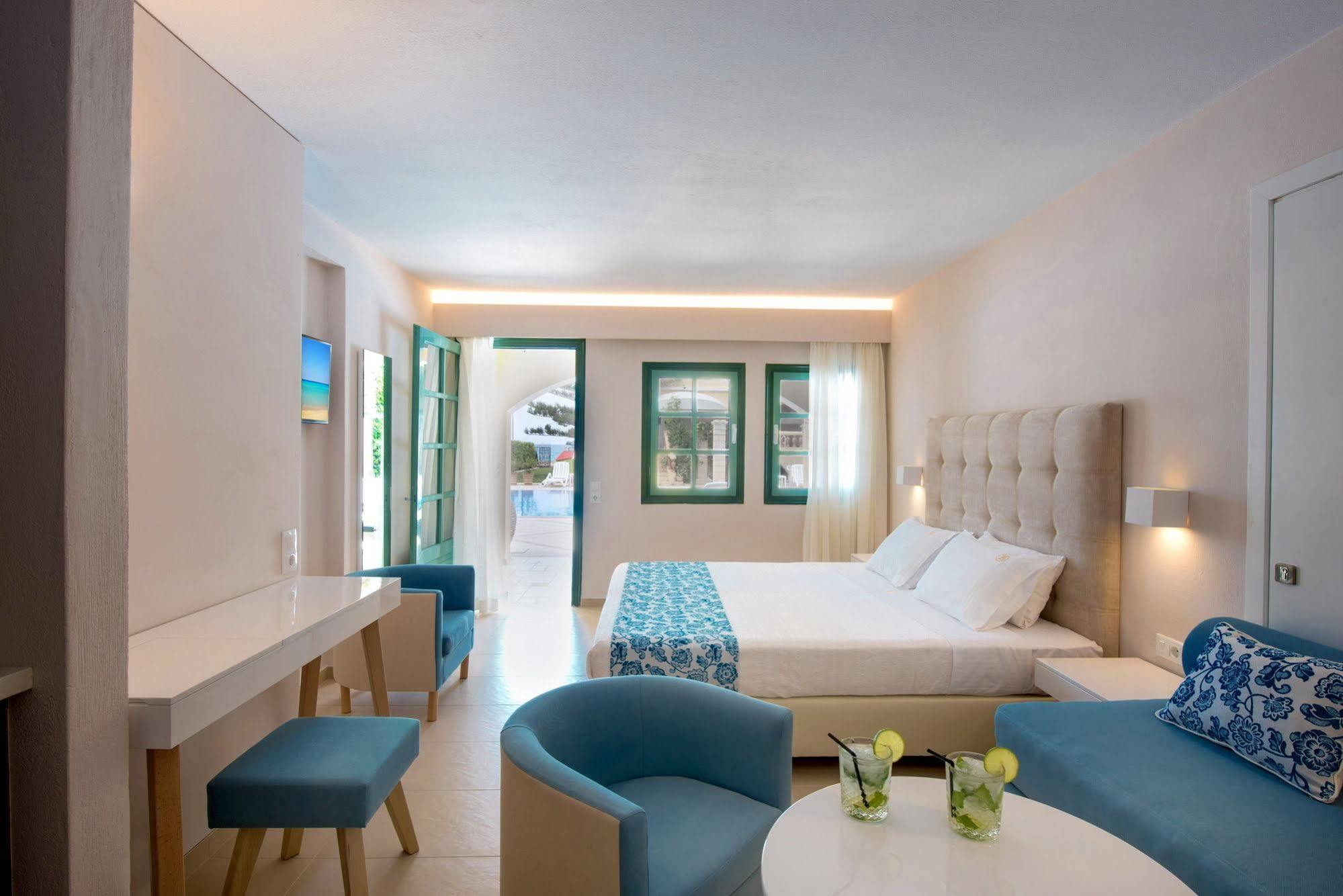 Petra Beach Hotel Hersonissos (Crete) Exterior foto